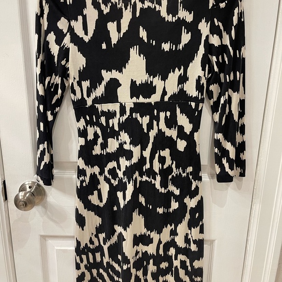 Diane von Furstenberg Dress 100% Silk Dress - Picture 3 of 3